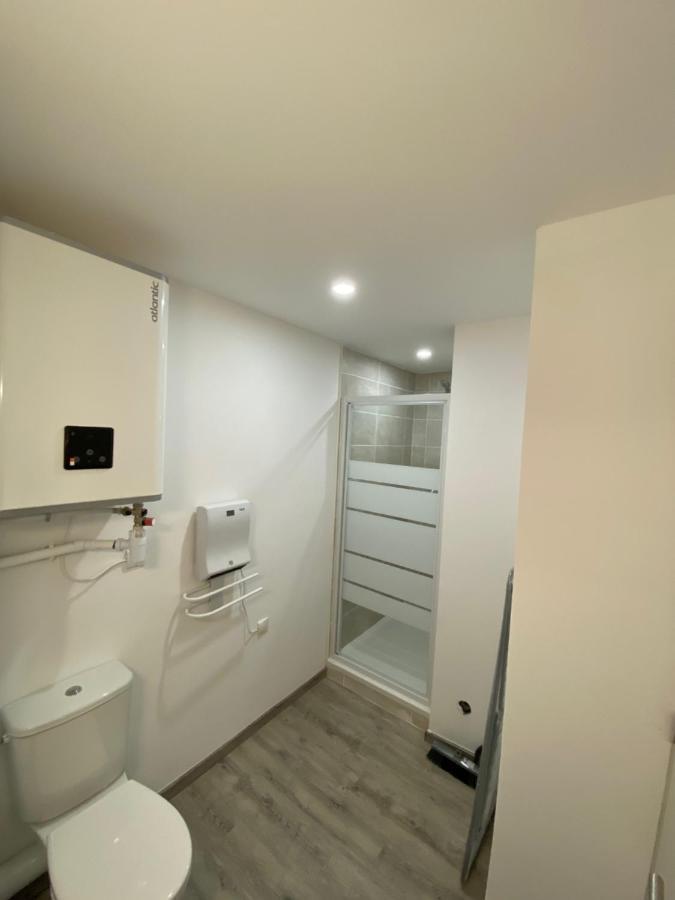 Studio Confortable Au Centre De Маноск Экстерьер фото