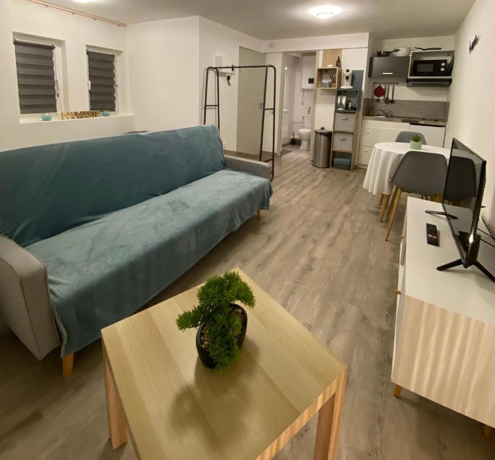 Studio Confortable Au Centre De Маноск Экстерьер фото