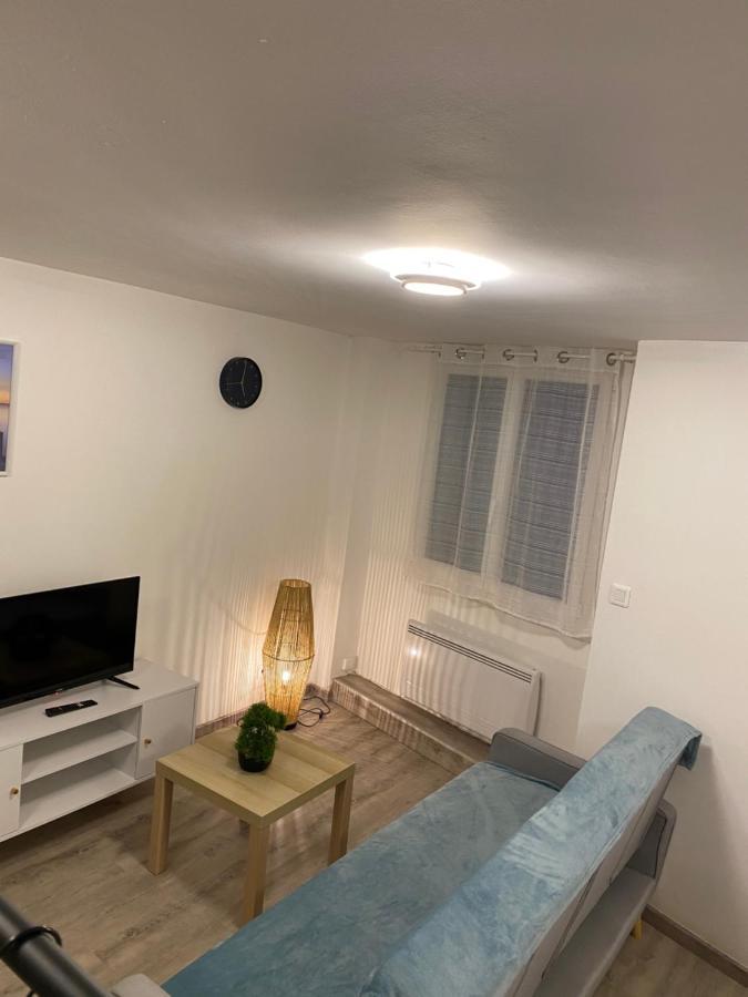 Studio Confortable Au Centre De Маноск Экстерьер фото